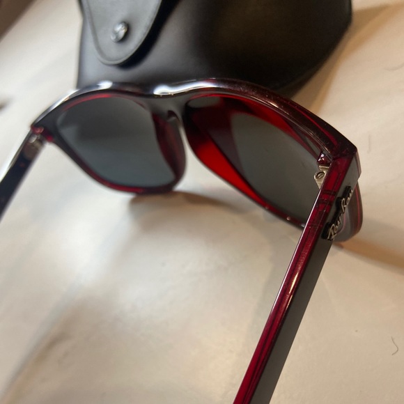 Men’s Raybans - Picture 3 of 3